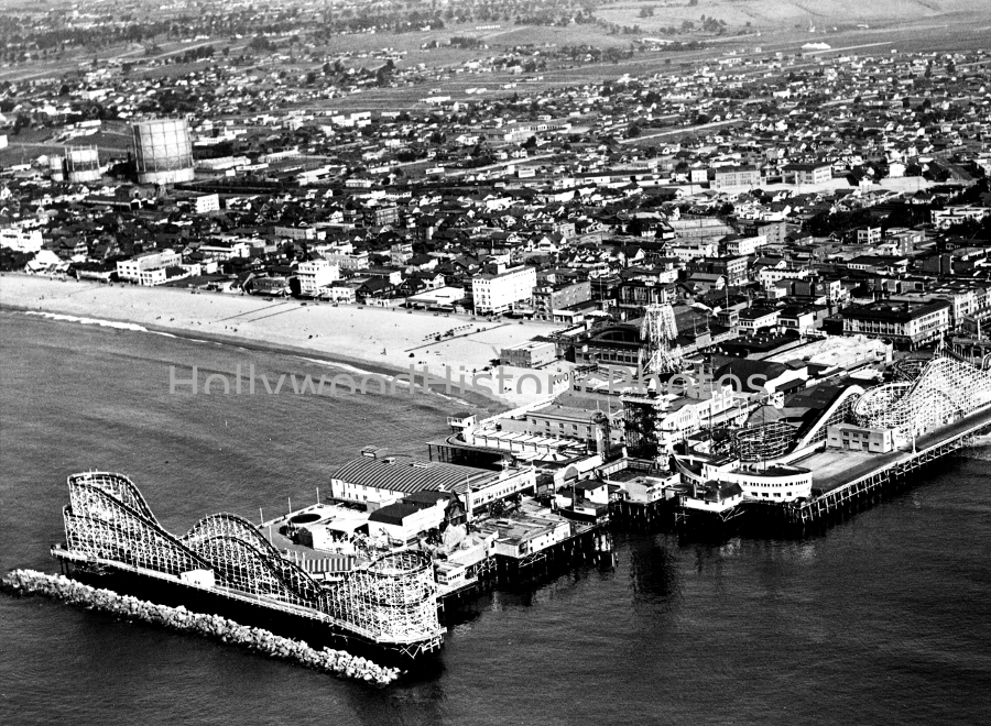 Venice Pier 1925 NE View RS.jpg